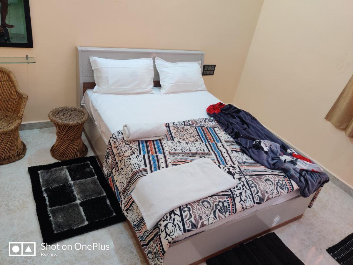 Lee Homestay Хампи Экстерьер фото