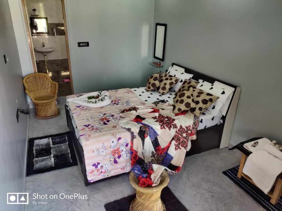 Lee Homestay Хампи Экстерьер фото
