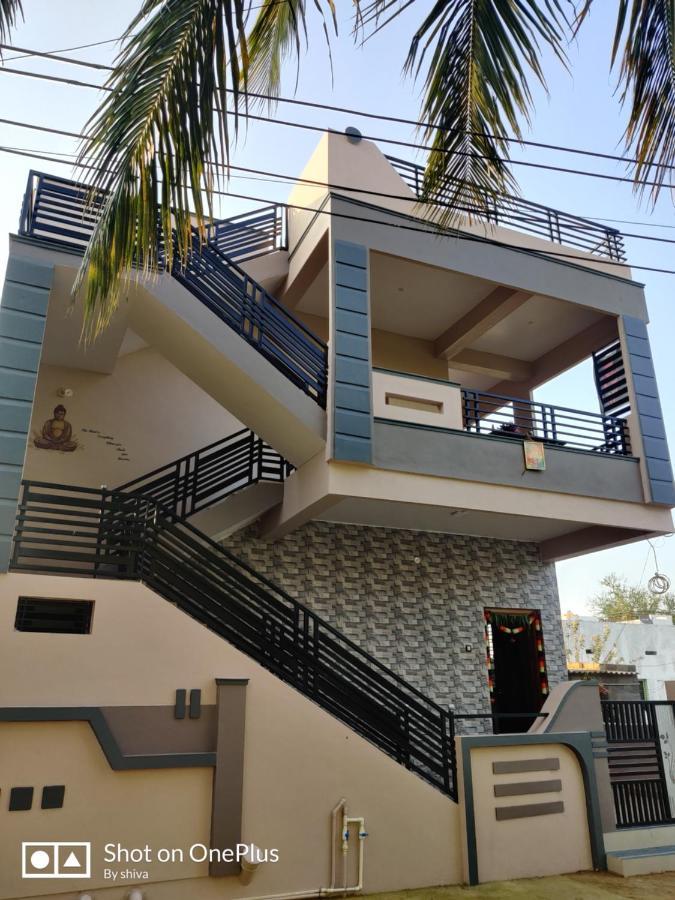 Lee Homestay Хампи Экстерьер фото