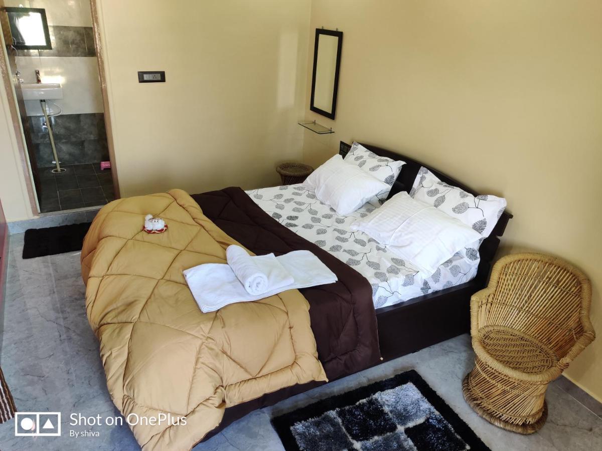 Lee Homestay Хампи Экстерьер фото