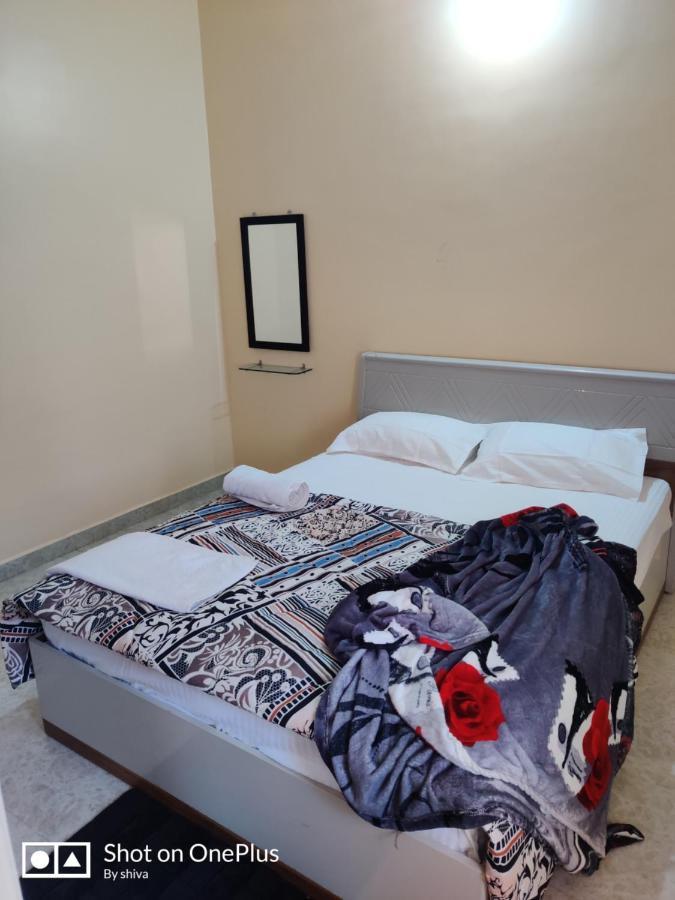 Lee Homestay Хампи Экстерьер фото