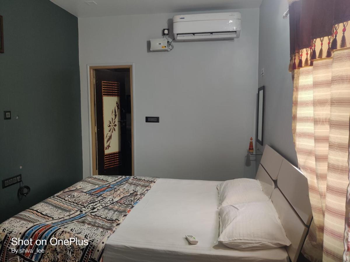Lee Homestay Хампи Экстерьер фото